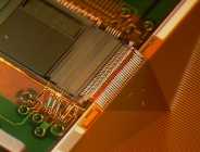 Fourfold staggered Helix Fan-In bonding